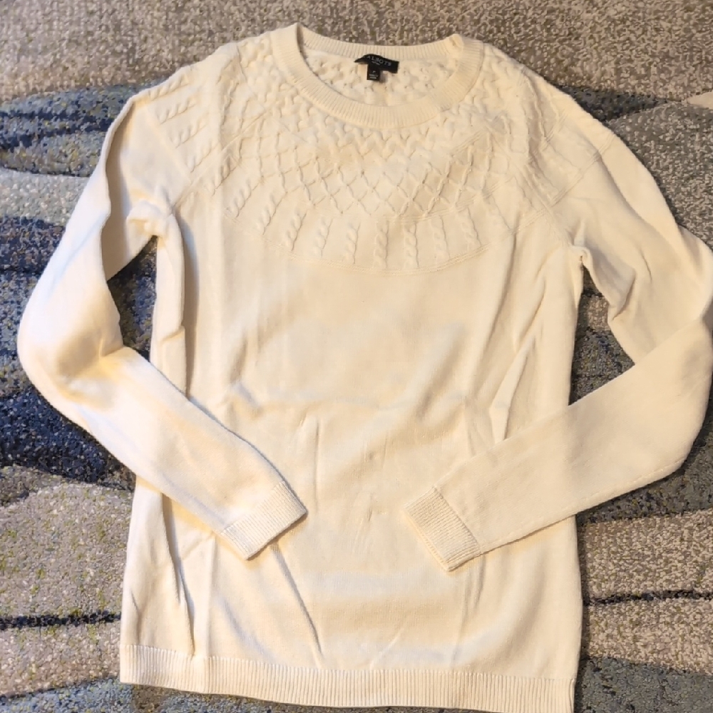 🌼Talbots Cream Crew Neck Sweater with Textured Knit
